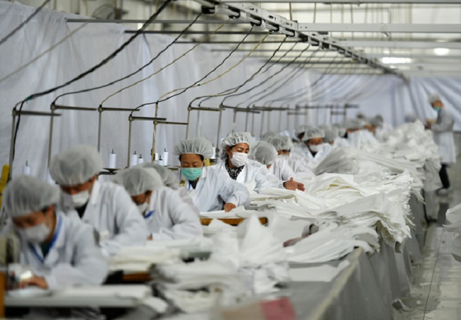 Sản lượng công nghiệp Trung Quốc giảm mạnh nhất trong 30 năm