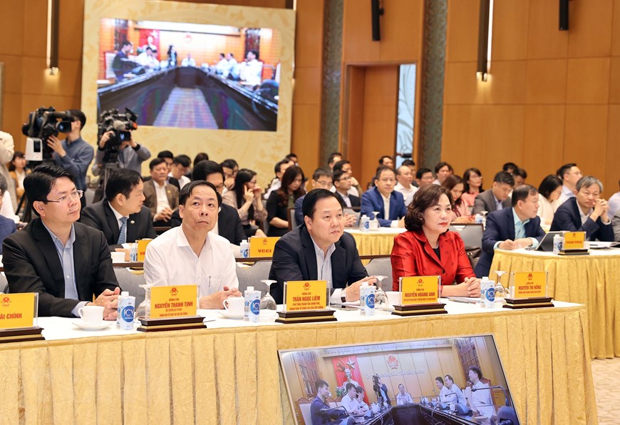 Sáng nay (16/3), Lãnh đạo Hiệp hội giấy và bột giấy Việt Nam đã tham dự Hội nlanh-dao-hiep-hoi-giay-va-bot-giay-viet-nam-tham-du-hoi-nghi-truc-tuyen-tong-ket-5-nam-hoat-dong-cua-to-cong-tac-thu-tuong-chinh-phughị trực tuyến tổng kết 5 năm hoạt động của Tổ công tác của Thủ tướng Chính phủ do Thủ tướng Nguyễn Xuân Phúc chủ trì, mô hình thiết chế thuộc thẩm quyền quyết định của Thủ tướng lần đầu tiên được thành lập trong nhiệm kỳ này.
